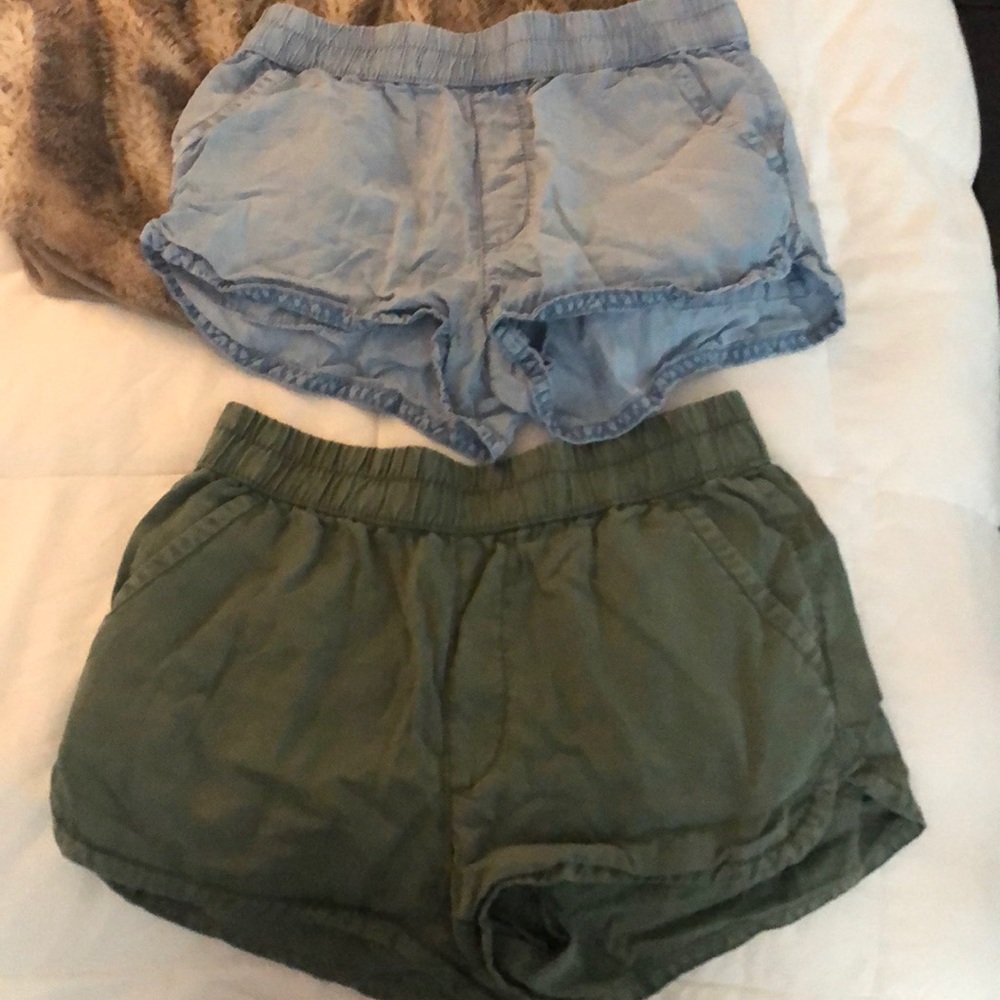 2 pairs of American eagle soft denim shorts